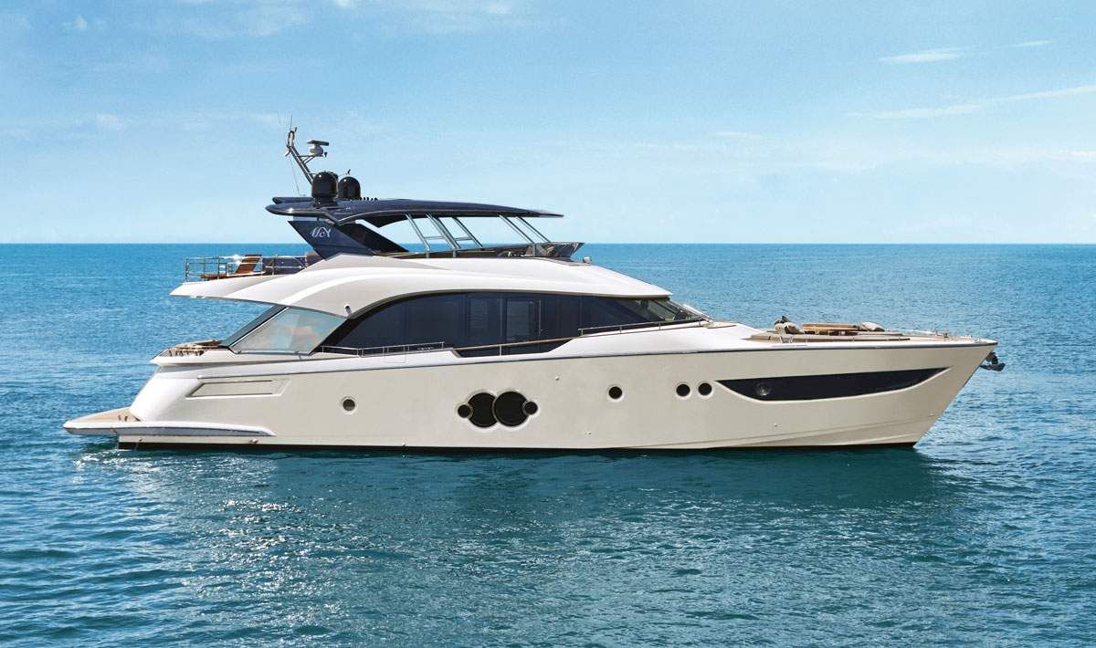 Monte Carlo Yachts MCY 80 photo