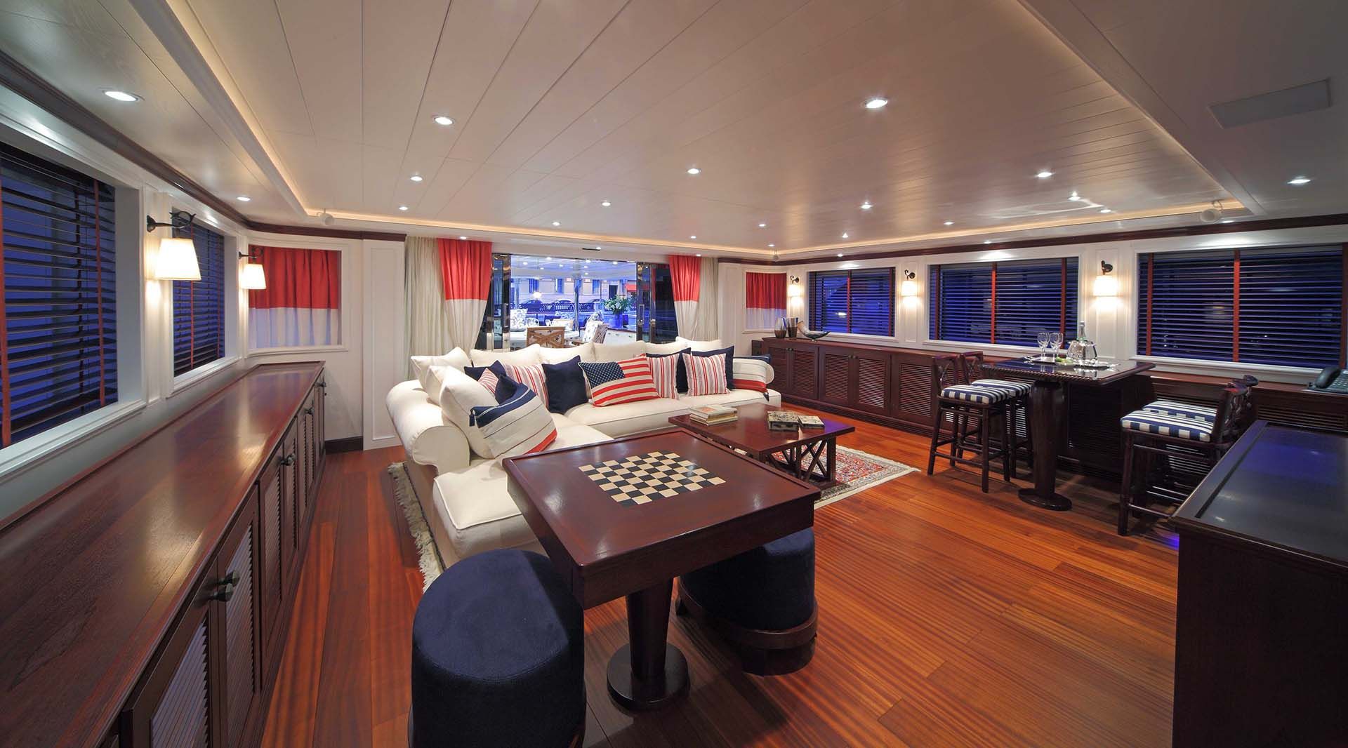 CRN Navetta 43 Interior