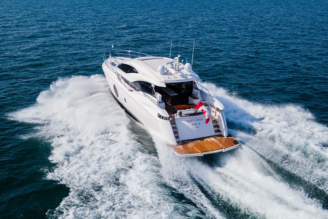 Exterieur van de Neptunus Yachts 650E