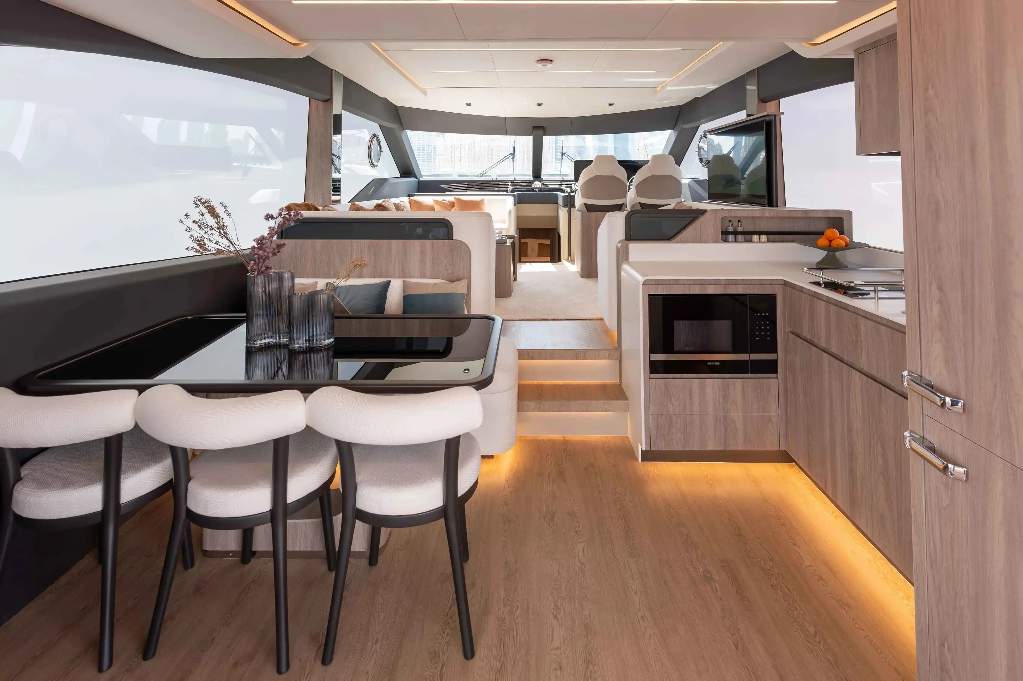 Majesty Yachts 60 Interior