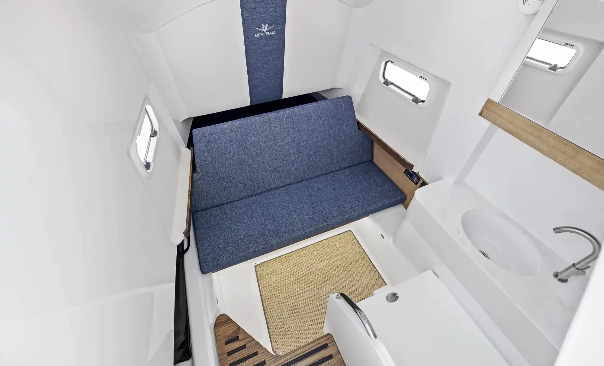 Interior del Bertram 34CC