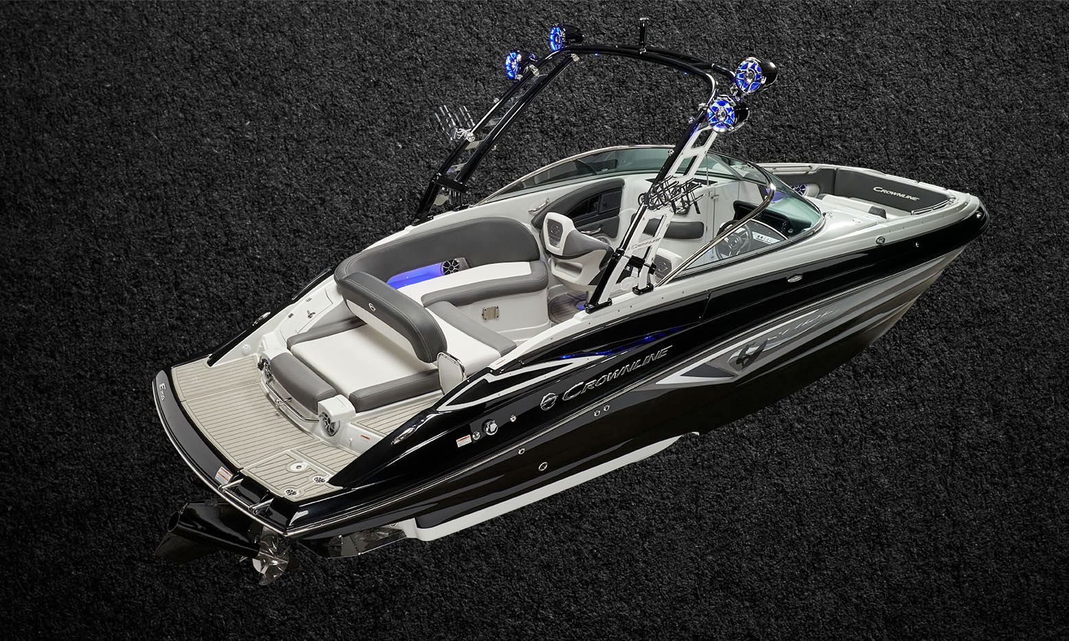 Interieur van de Crownline E255 Surf