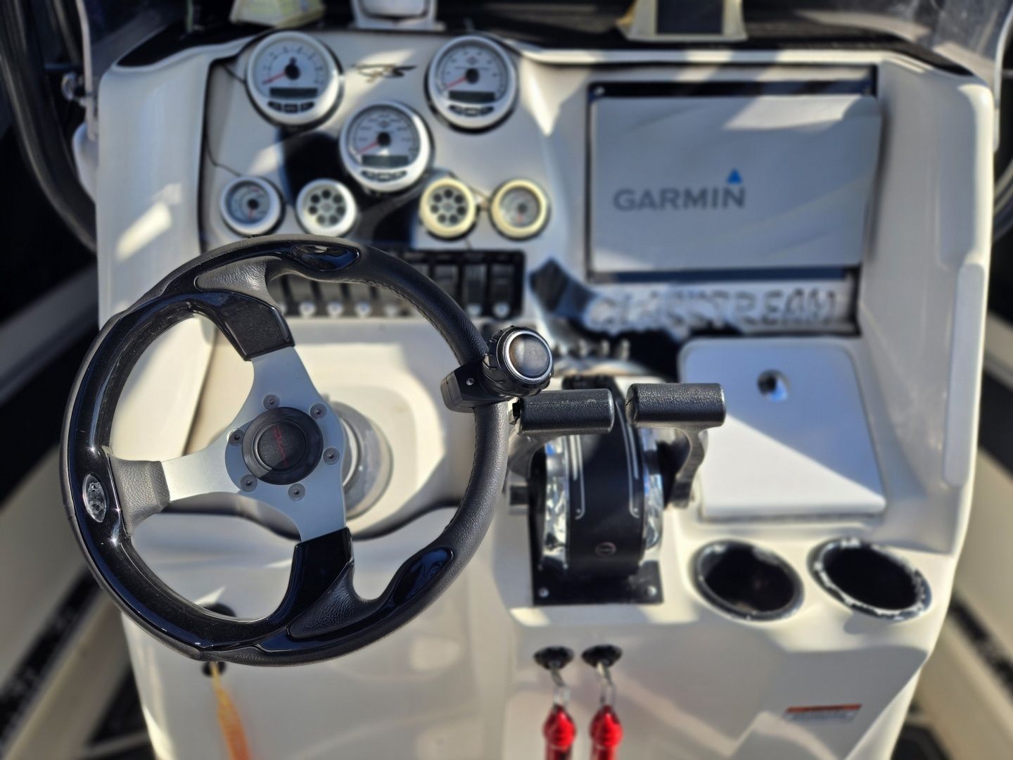 Interior del Glasstream 273 SCX