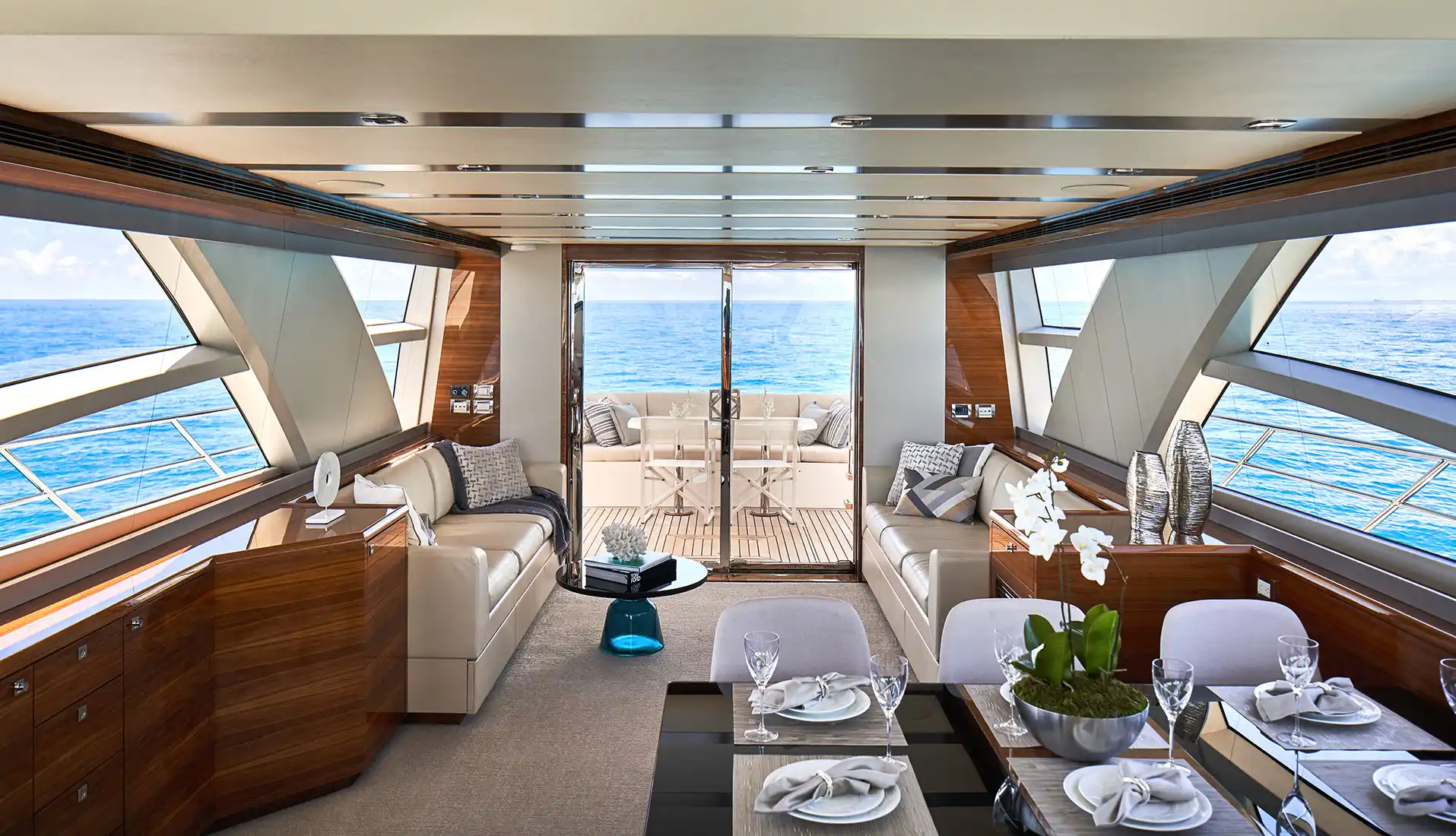 CL Yachts CLA76f Interior