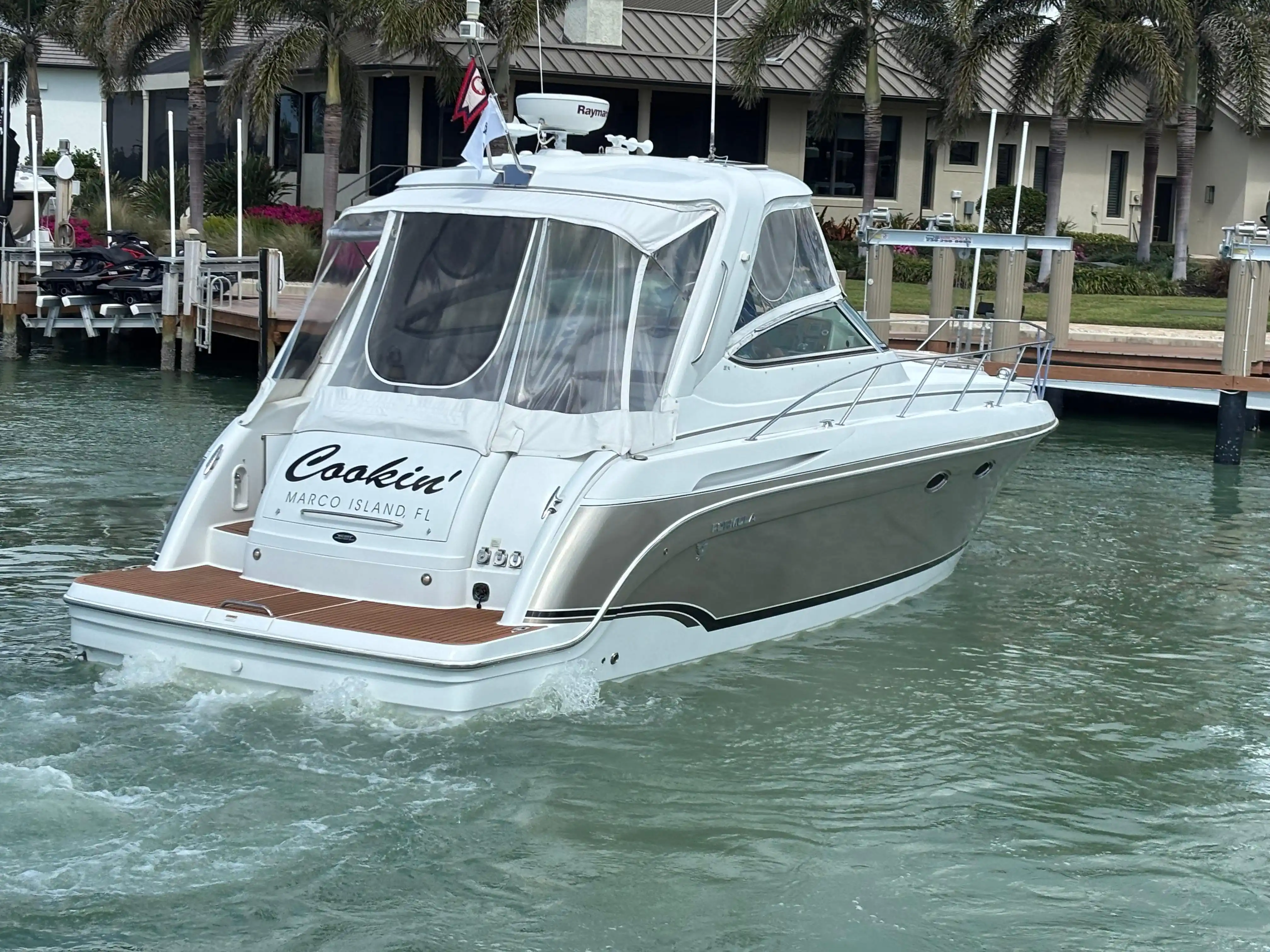 Formula Boats 37 PC Exterior