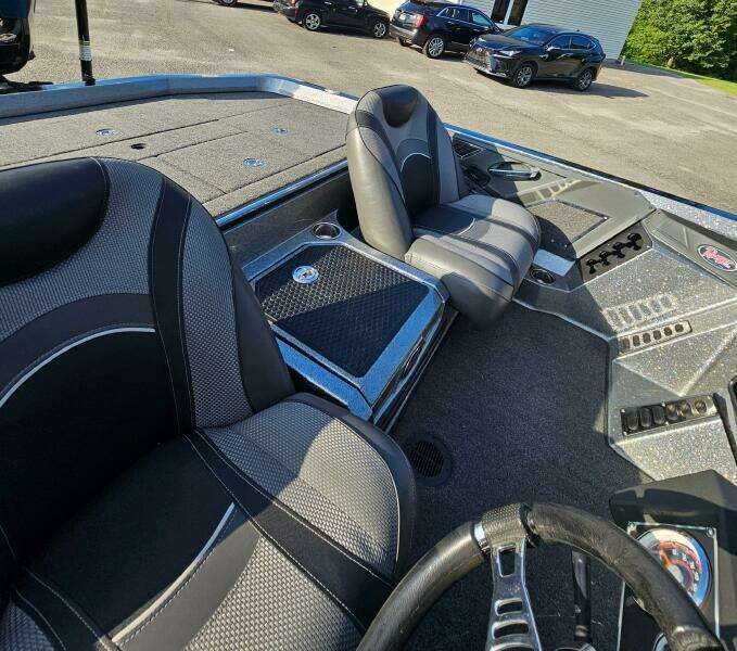 Ranger Z520L Interior