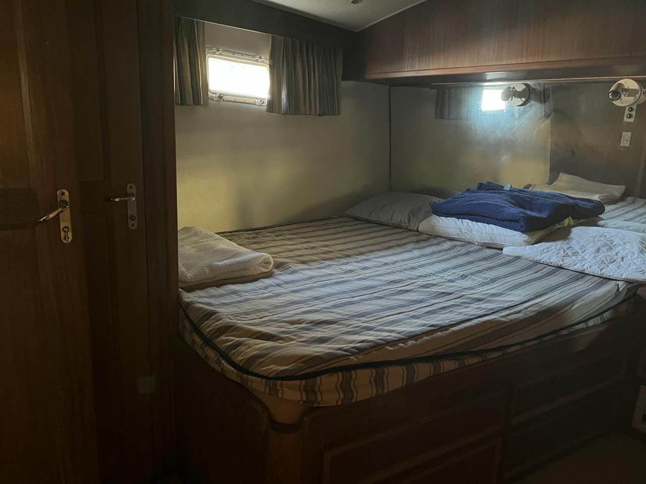 Innenbereich der Hatteras 50 Convertible