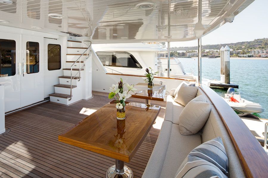 Offshore Yachts 92 Motoryacht Exterior