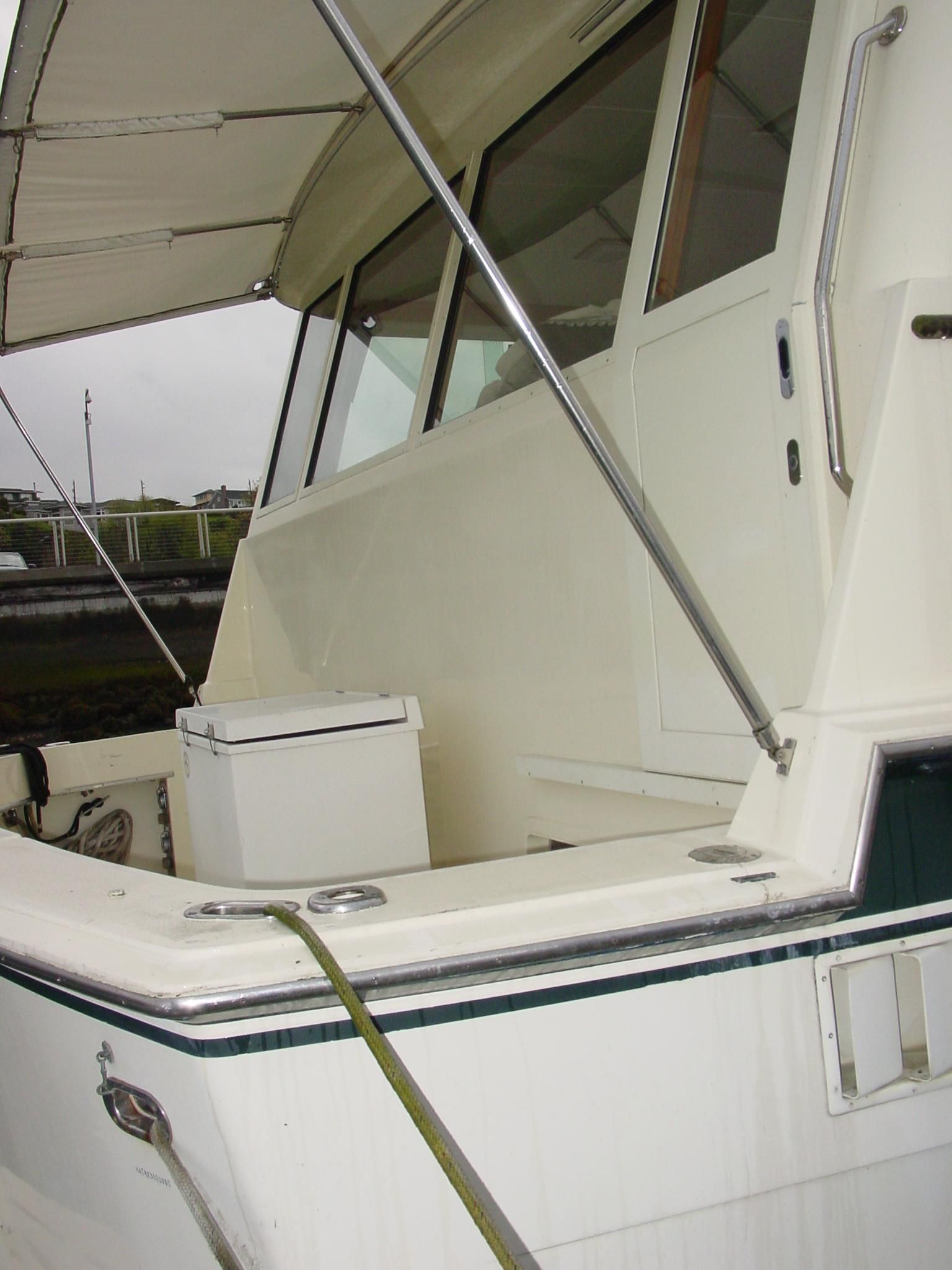Hatteras 58 Long Range Cruiser Exterior