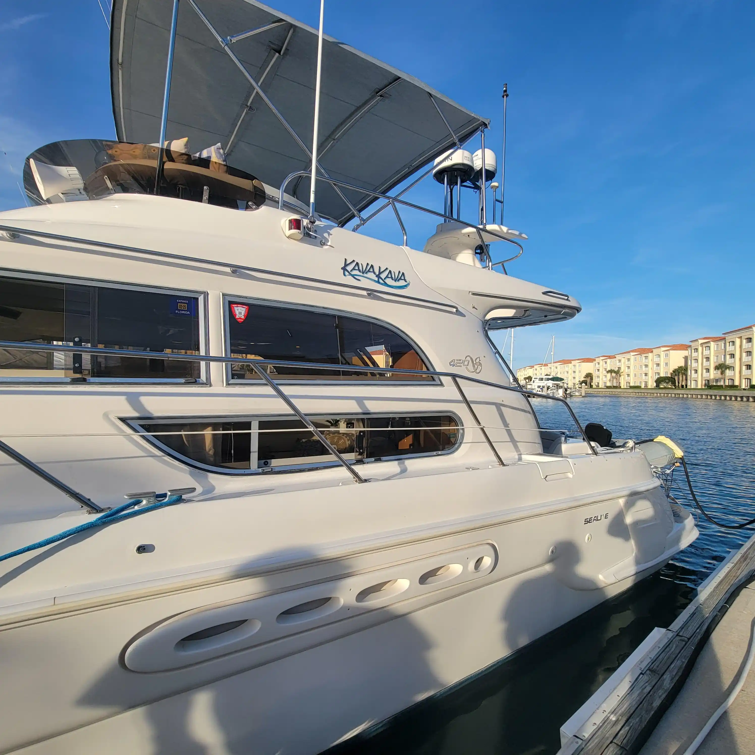SEALINE 420 Statesman Exterior