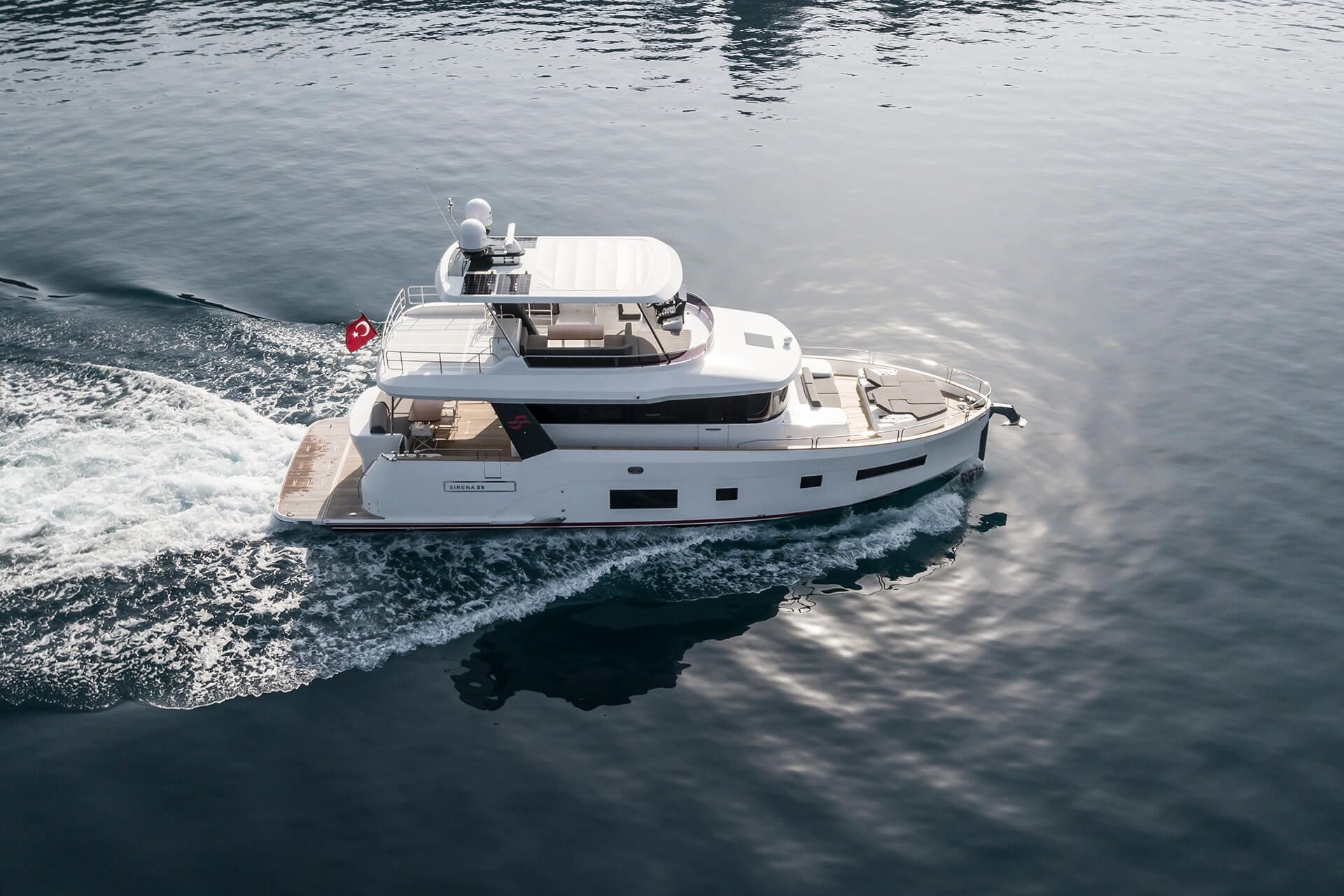 Sirena 58 Exterior