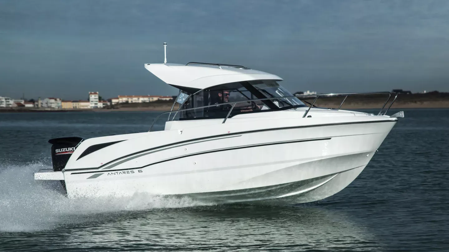 Beneteau Antares 6