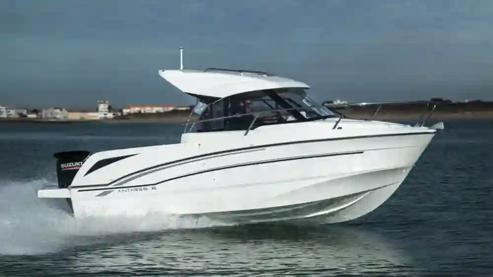 Beneteau Antares 6