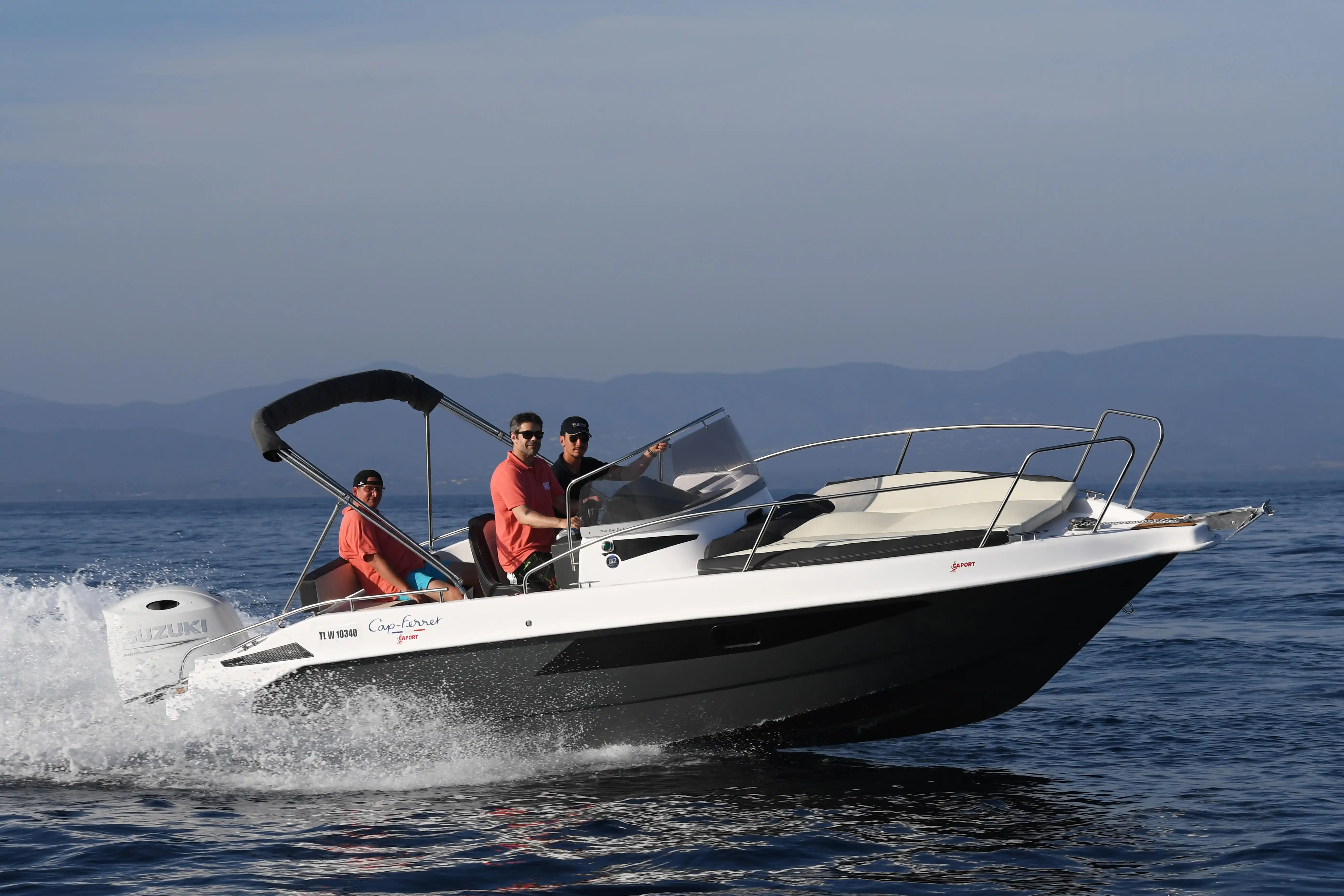B2 Cap-Ferret 702 Sun Deck