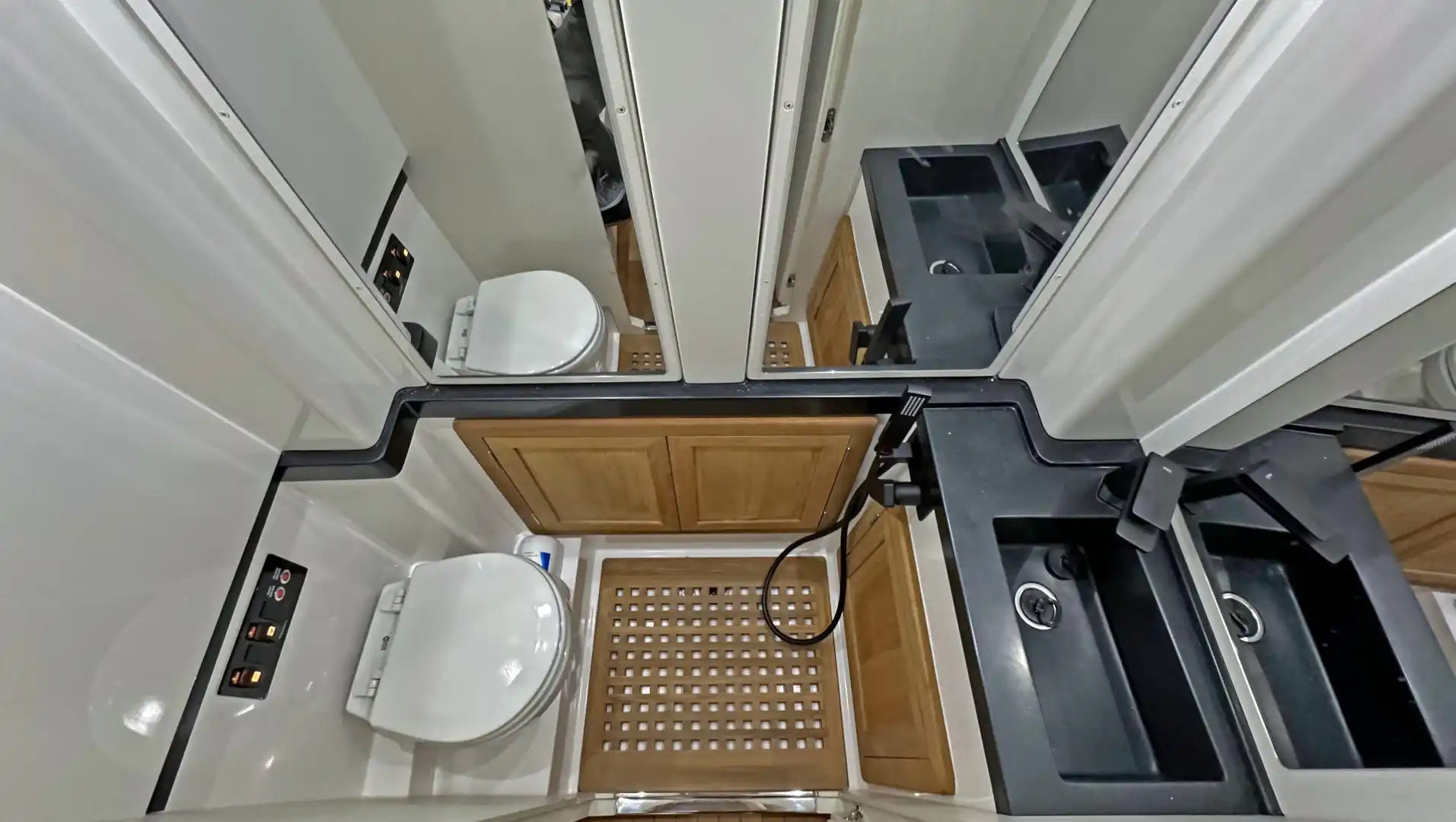 Ribco Marine Venom 40 SC Interior