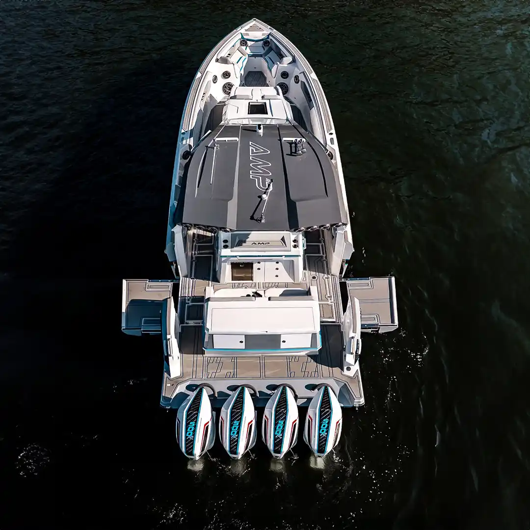 AMP American Marine Performance 433 Exterior