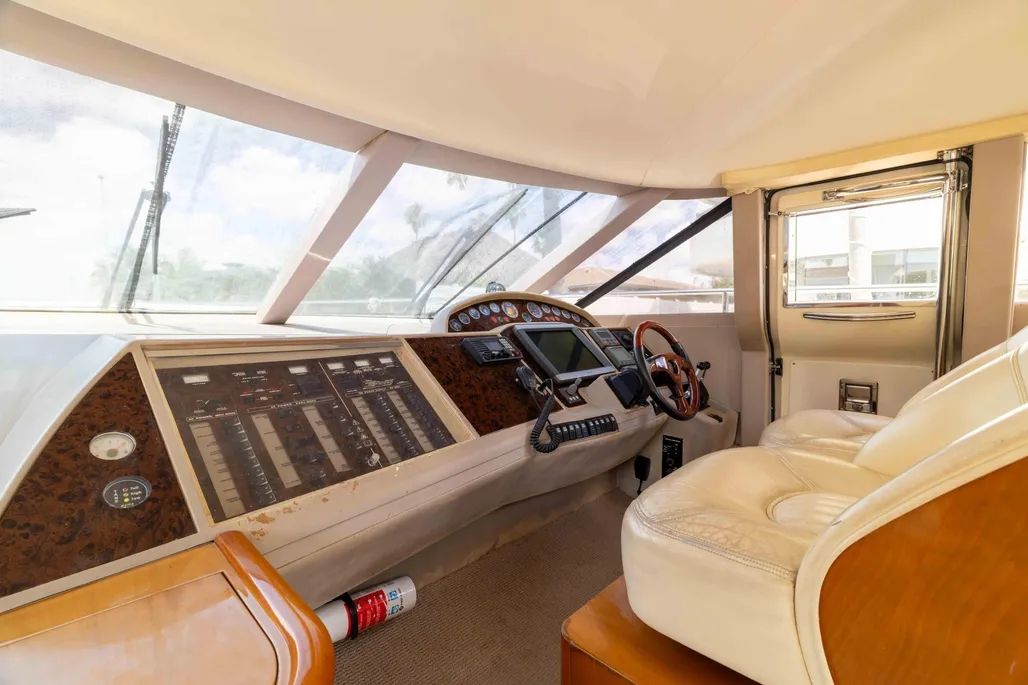 Interieur van de Princess Yachts 61