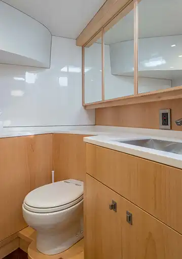 Interieur van de Gunboat 78