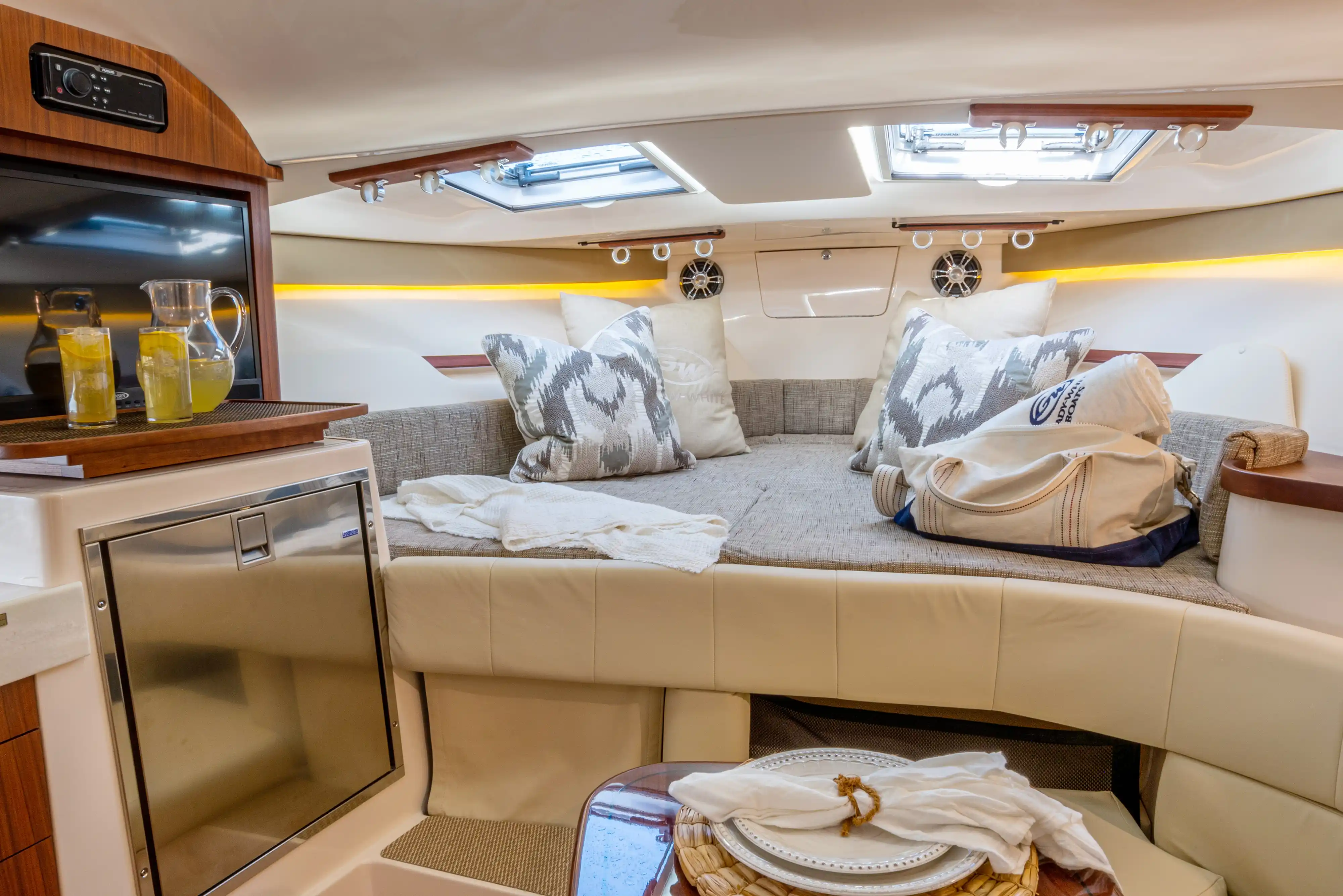 Grady-White Boats Express 330 Interior