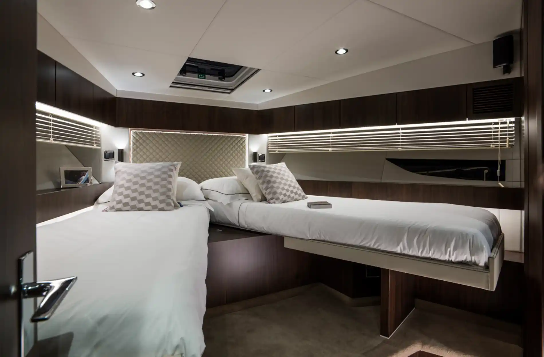 Interieur van de Fairline Targa 48 Open