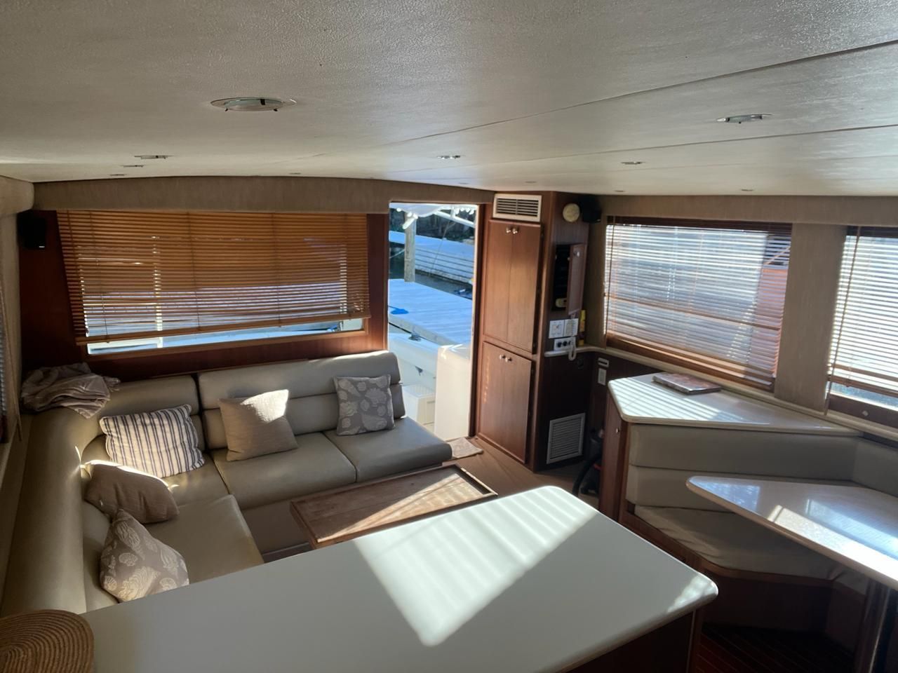Innenbereich der Hatteras 50 Convertible