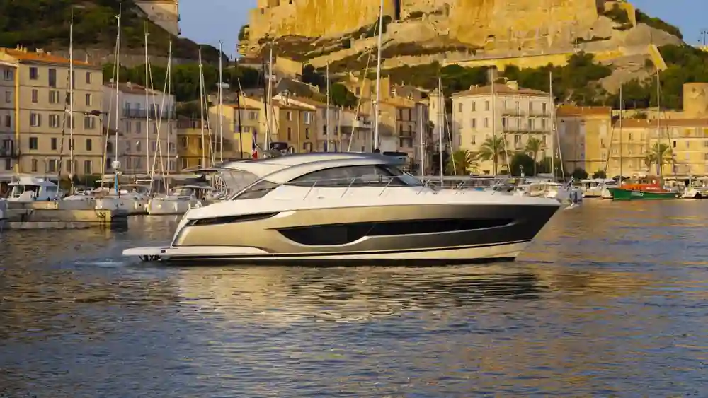 Riviera 4600 Sport Yacht Platinum Edition