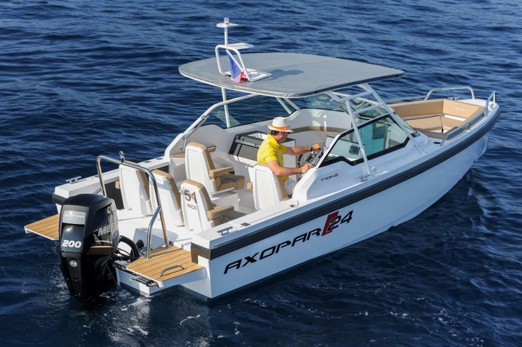 Axopar 24 T-Top Exterior