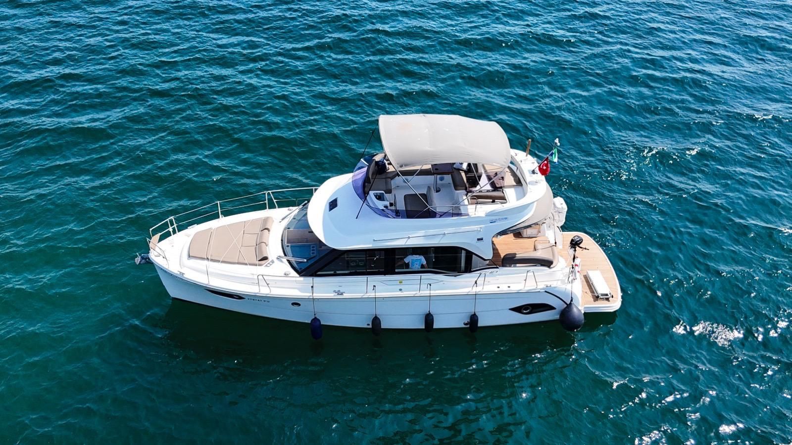 Bavaria Yachts E40 photo