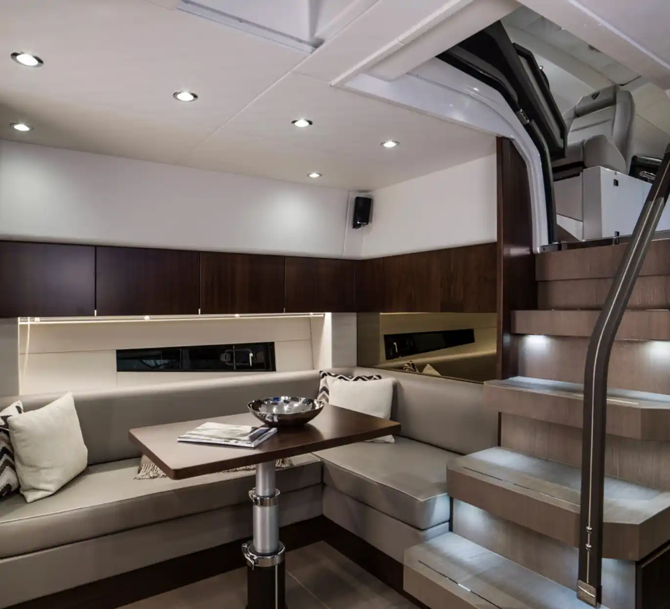 Interieur van de Fairline Targa 48 Open