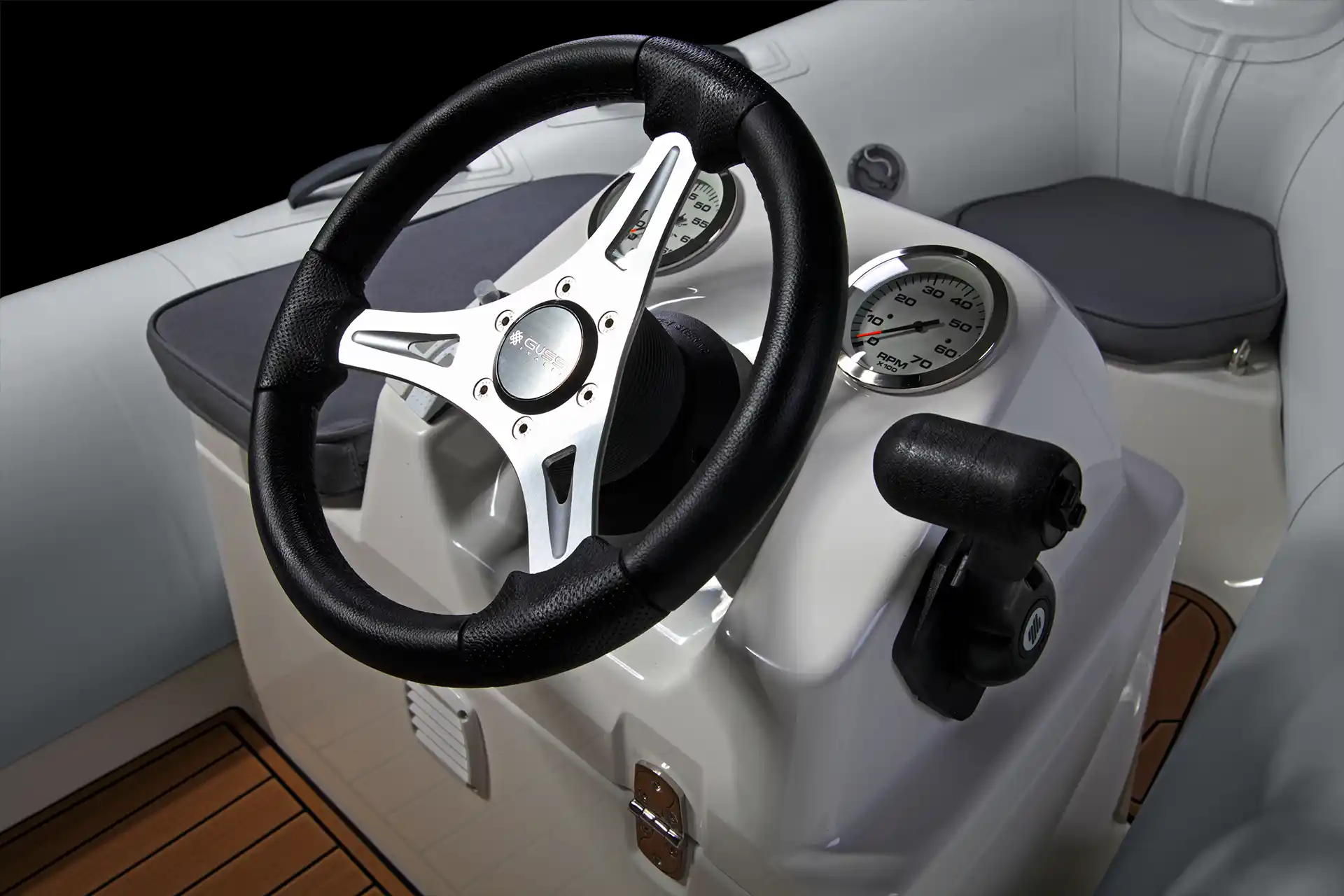 BRIG Falcon 330 Interior