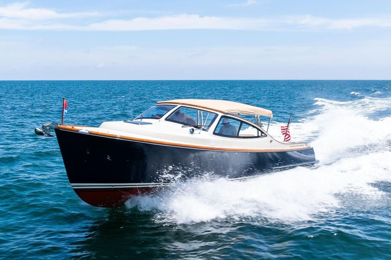 Hinckley Yachts Talaria 38R Convertible