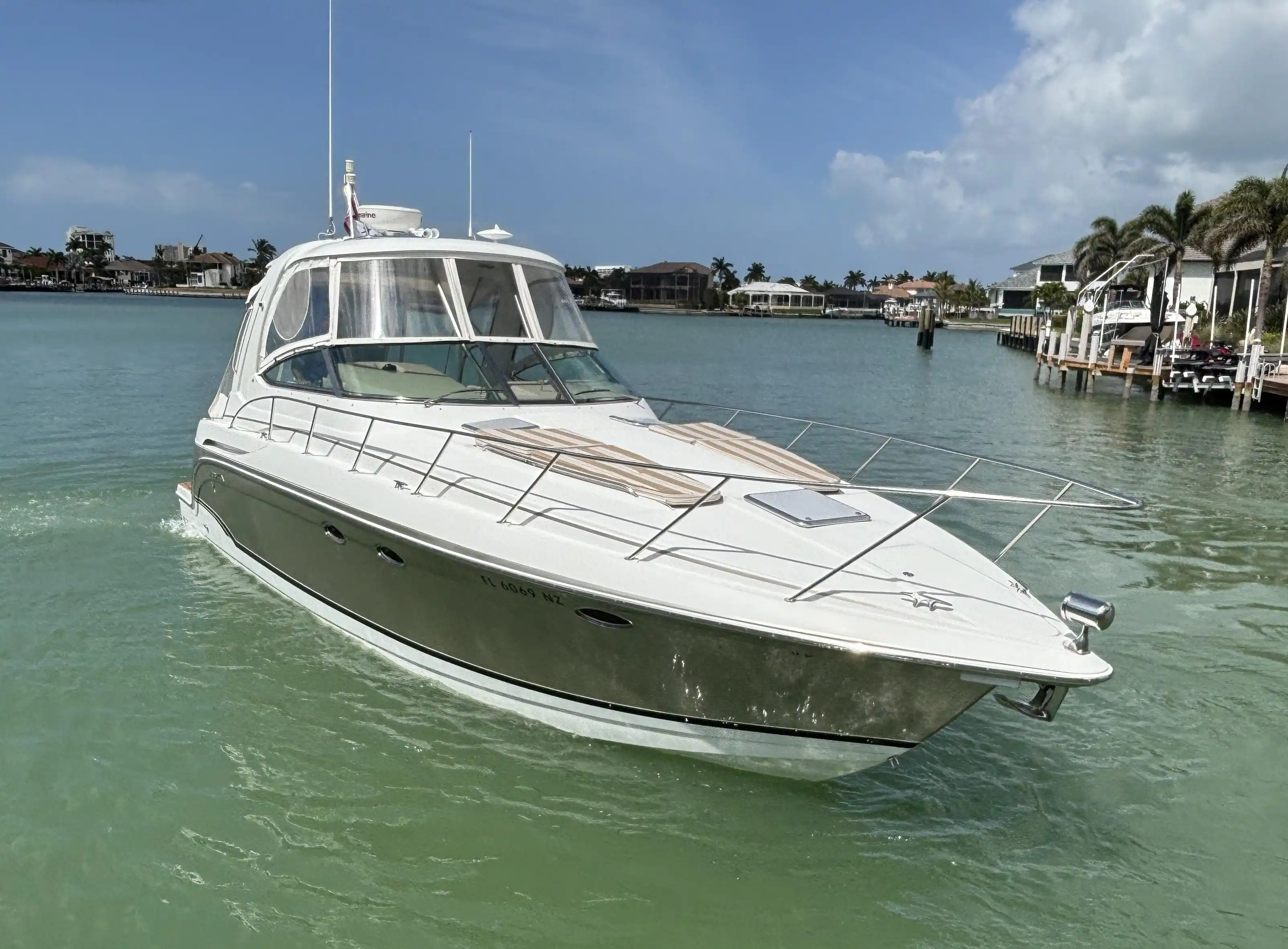 Formula Boats 37 PC Exterior