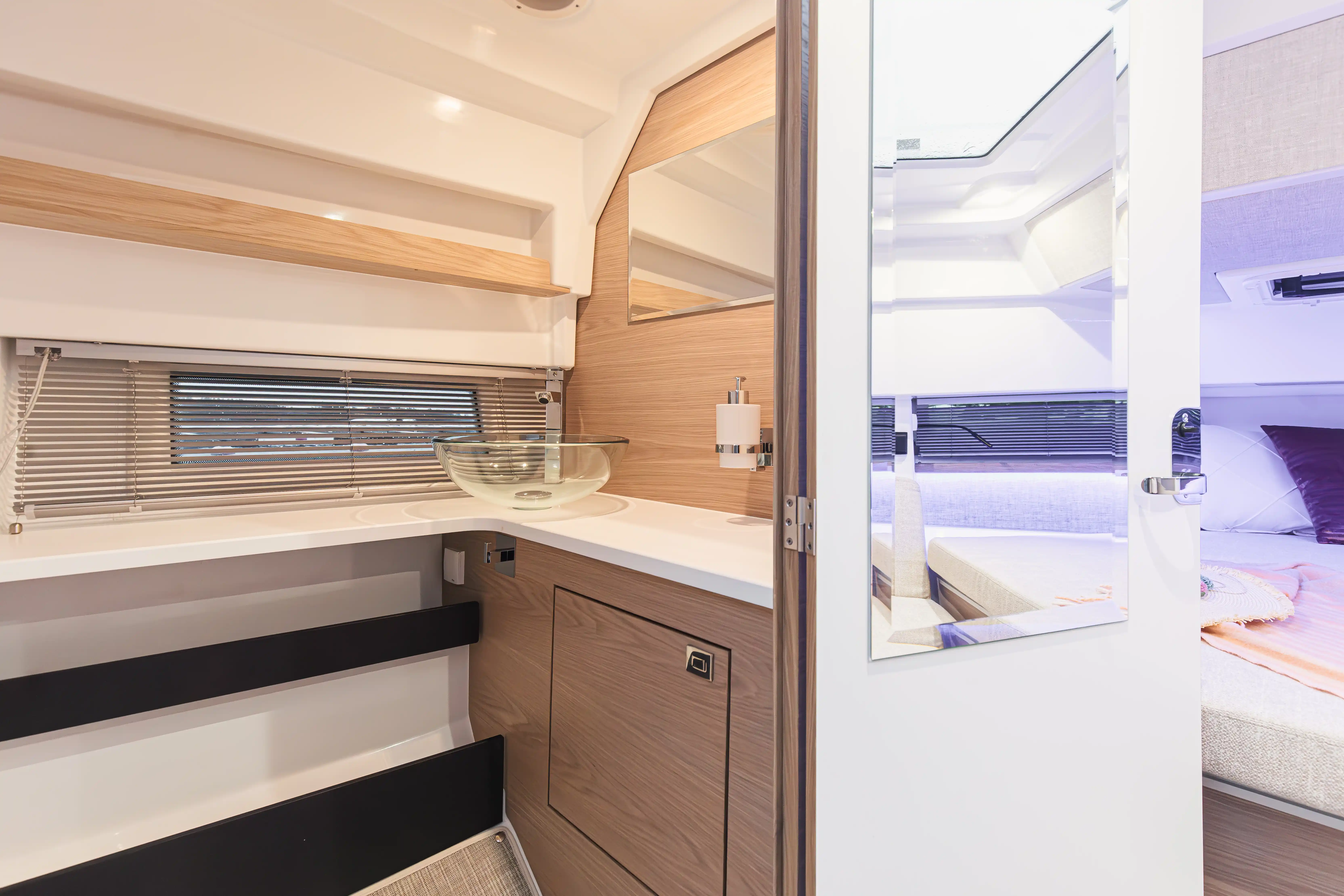 Quarken 35 Grand Tourer Interior