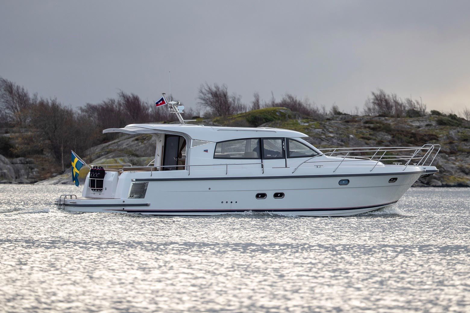 Nimbus Boats 405 Coupe Exterior