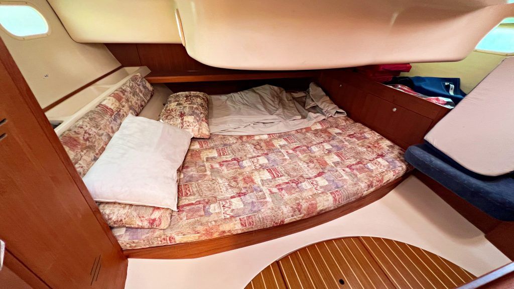 Hunter 380 Interior