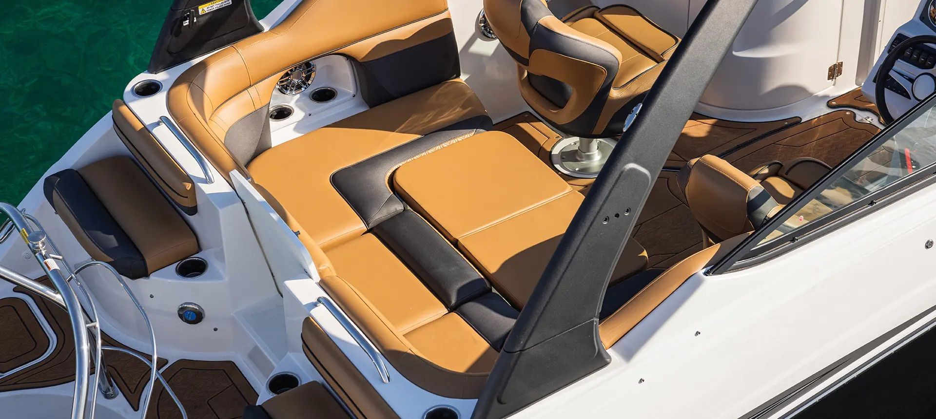 Hurricane SunDeck 2486 OB Interior