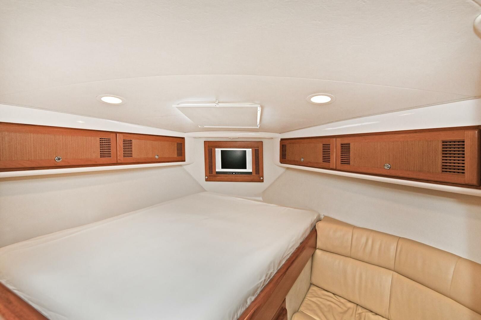 CABO 35 Express Interior