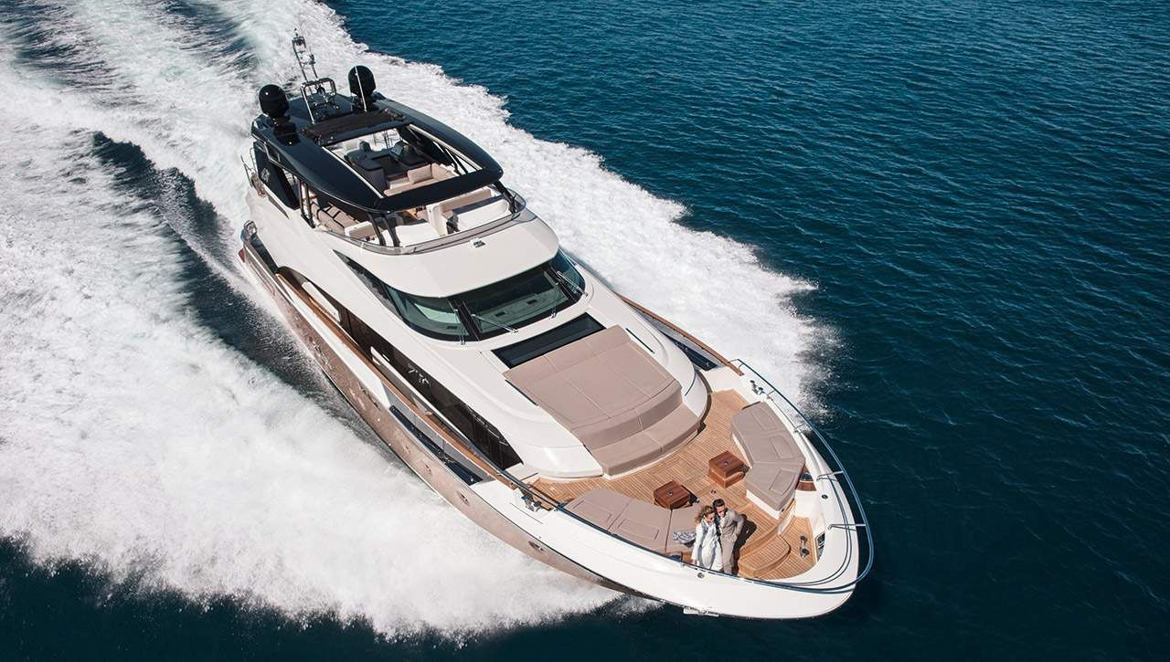 Außenbereich der Monte Carlo Yachts MCY 96