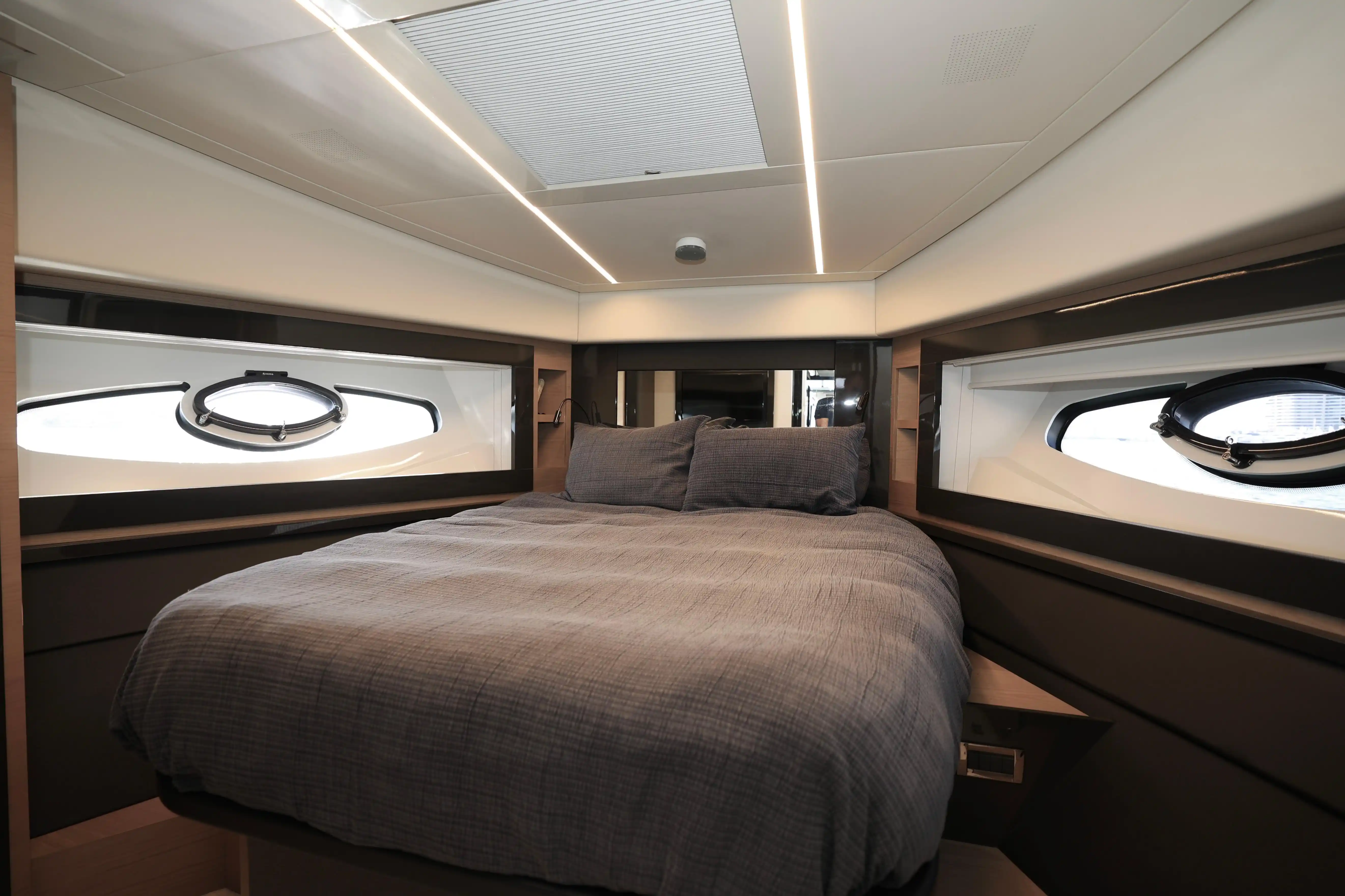 Interni del Pershing 70