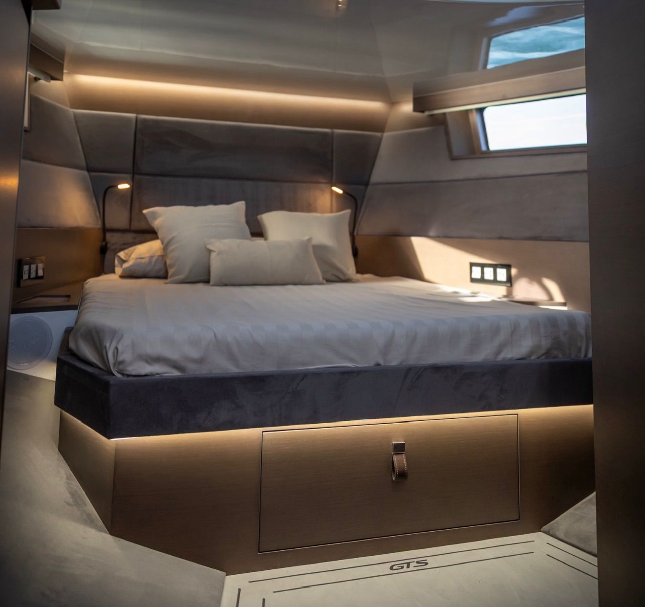 Interior del TESORO YACHTS T40 GTS