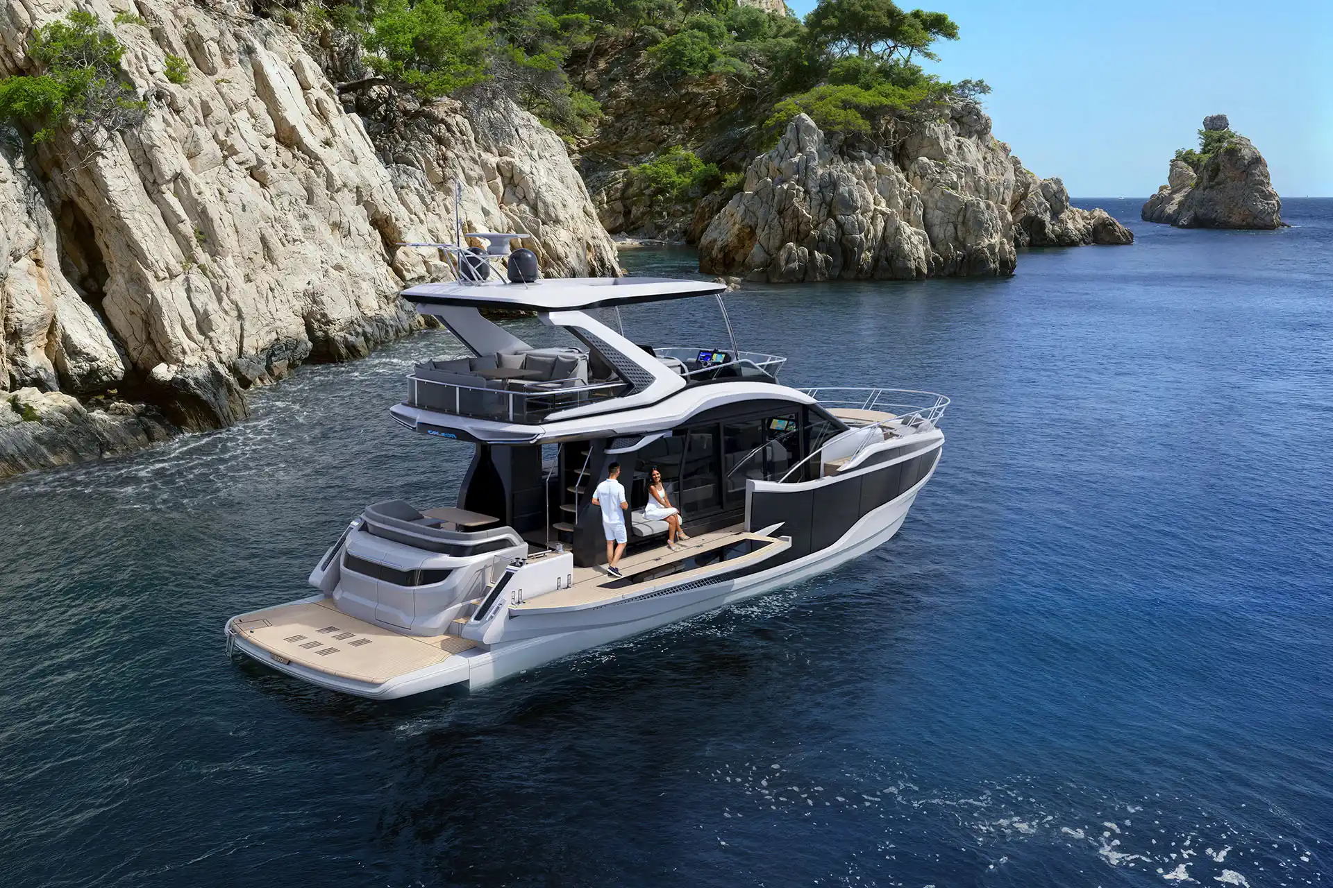 Galeon Yachts 520 Fly Exterior