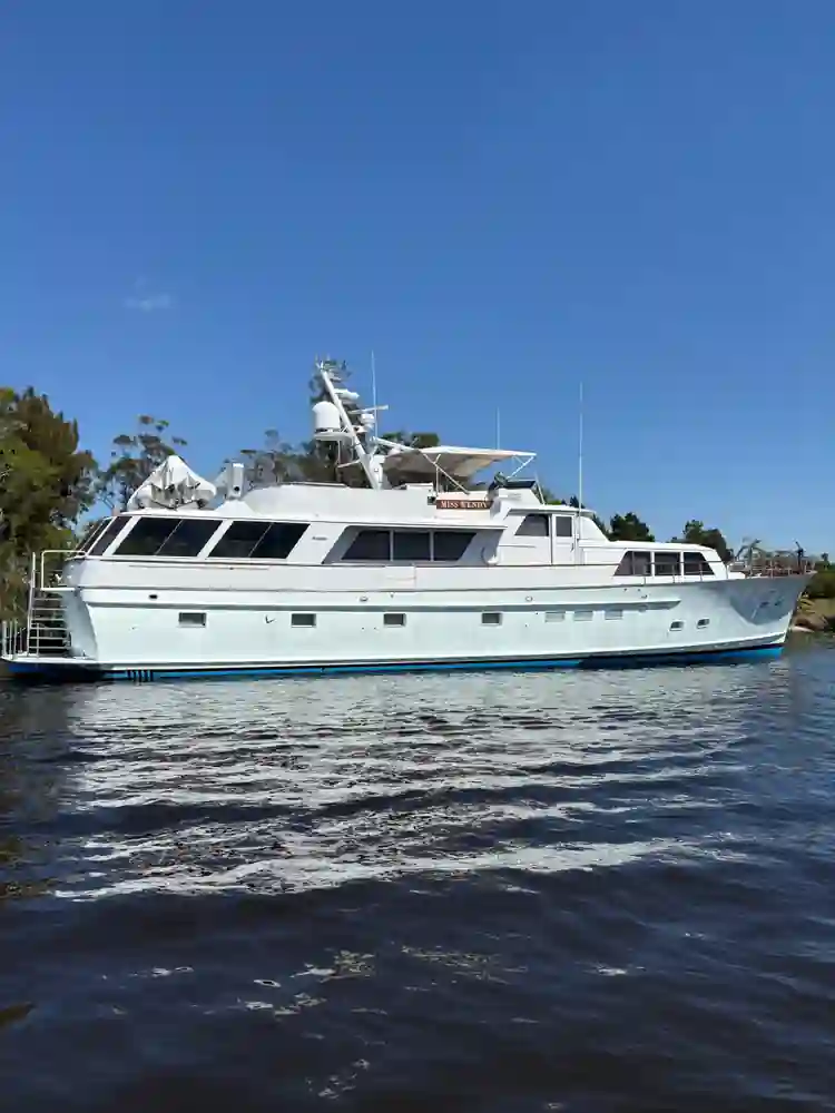 Burger Boats 81 Raised Pilothouse
