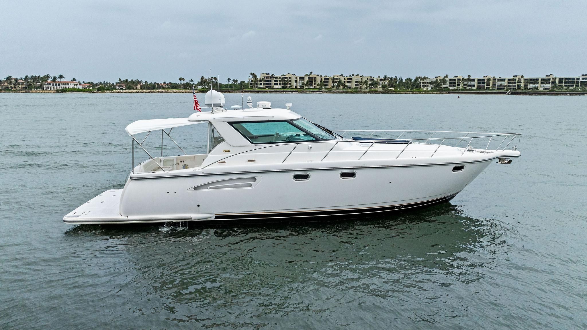 Tiara Yachts 4400 Sovran photo