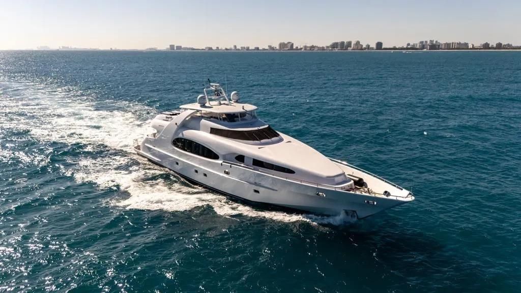 slider-2005-danube-motor-yacht-power-9589639-20241021143455868-1_XLARGE.jpg.jpeg