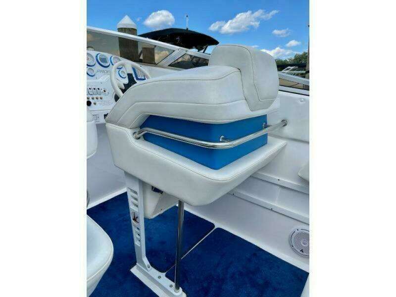 Profile Boats 33V Interior