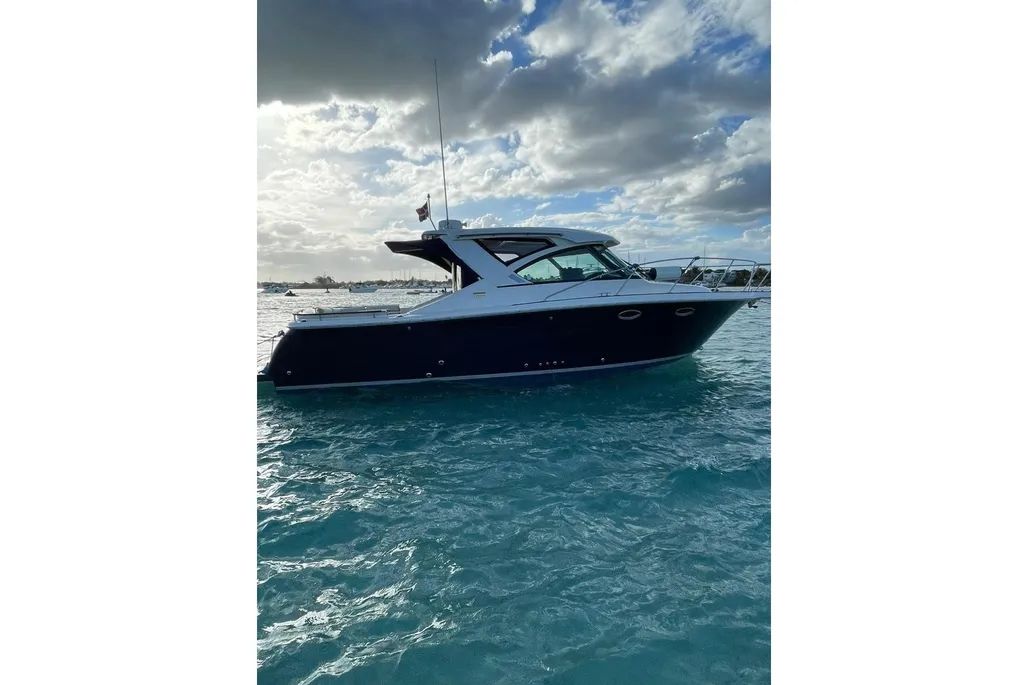 Tiara Yachts 3100 Coronet