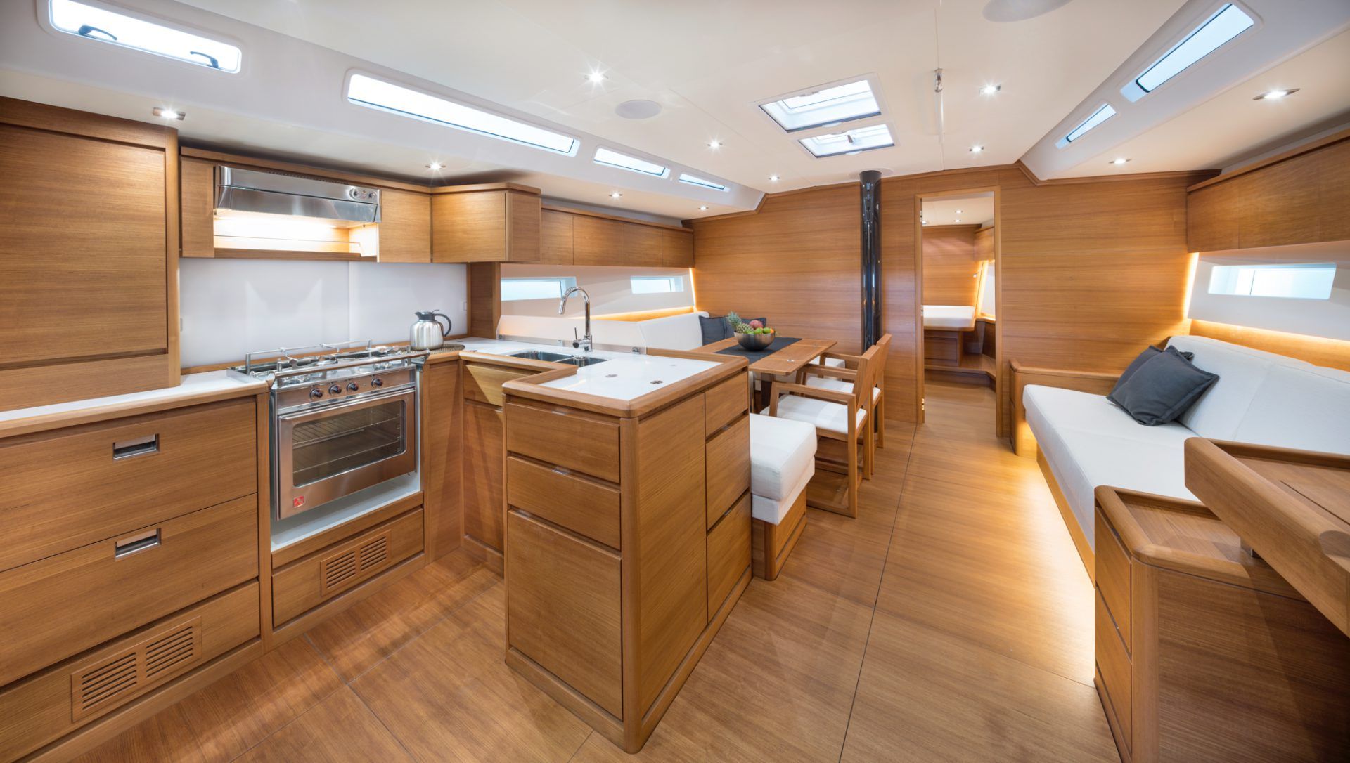 Solaris Yachts 55 Interior