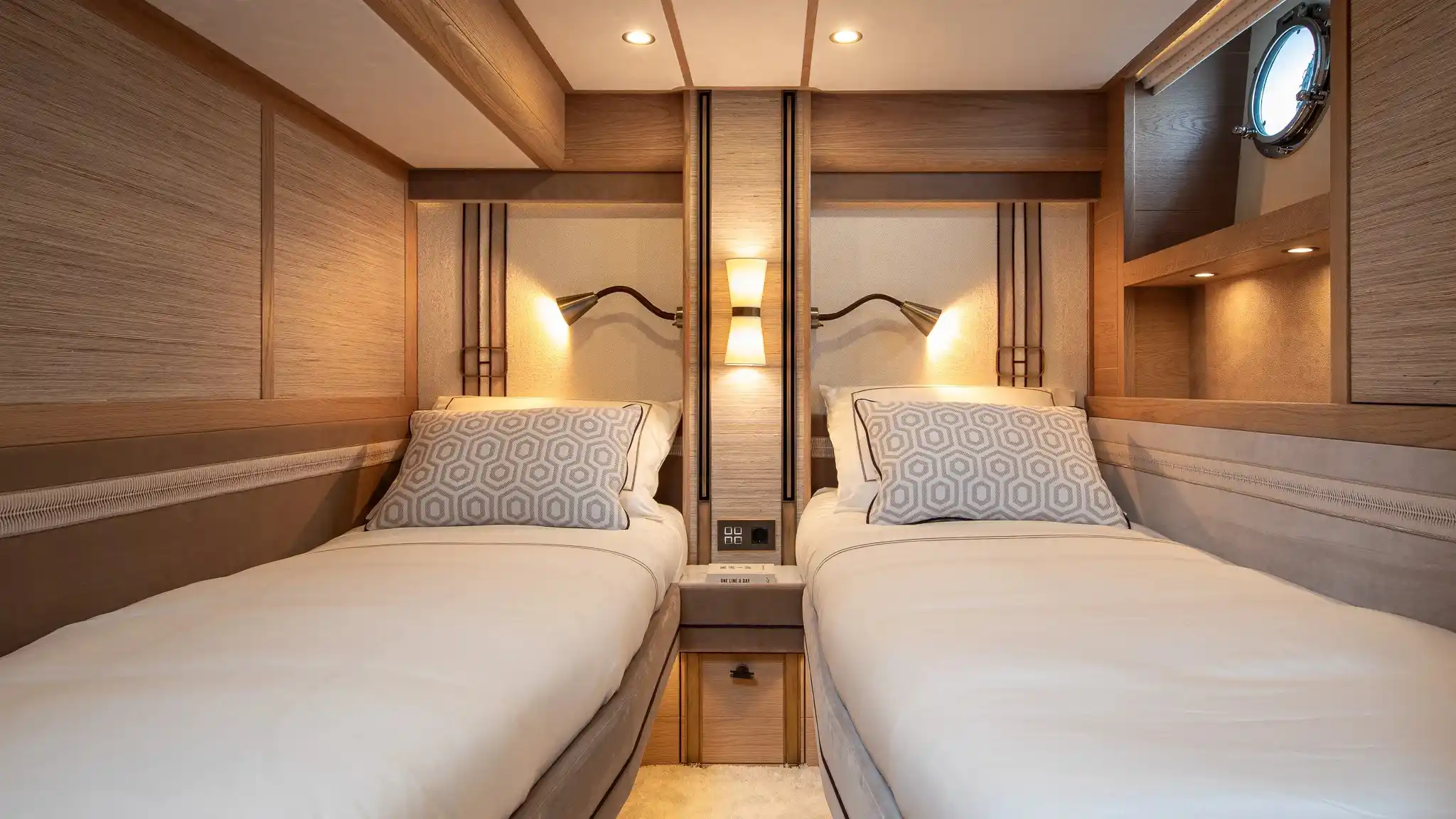 Mulder Favorite 1700 Interior