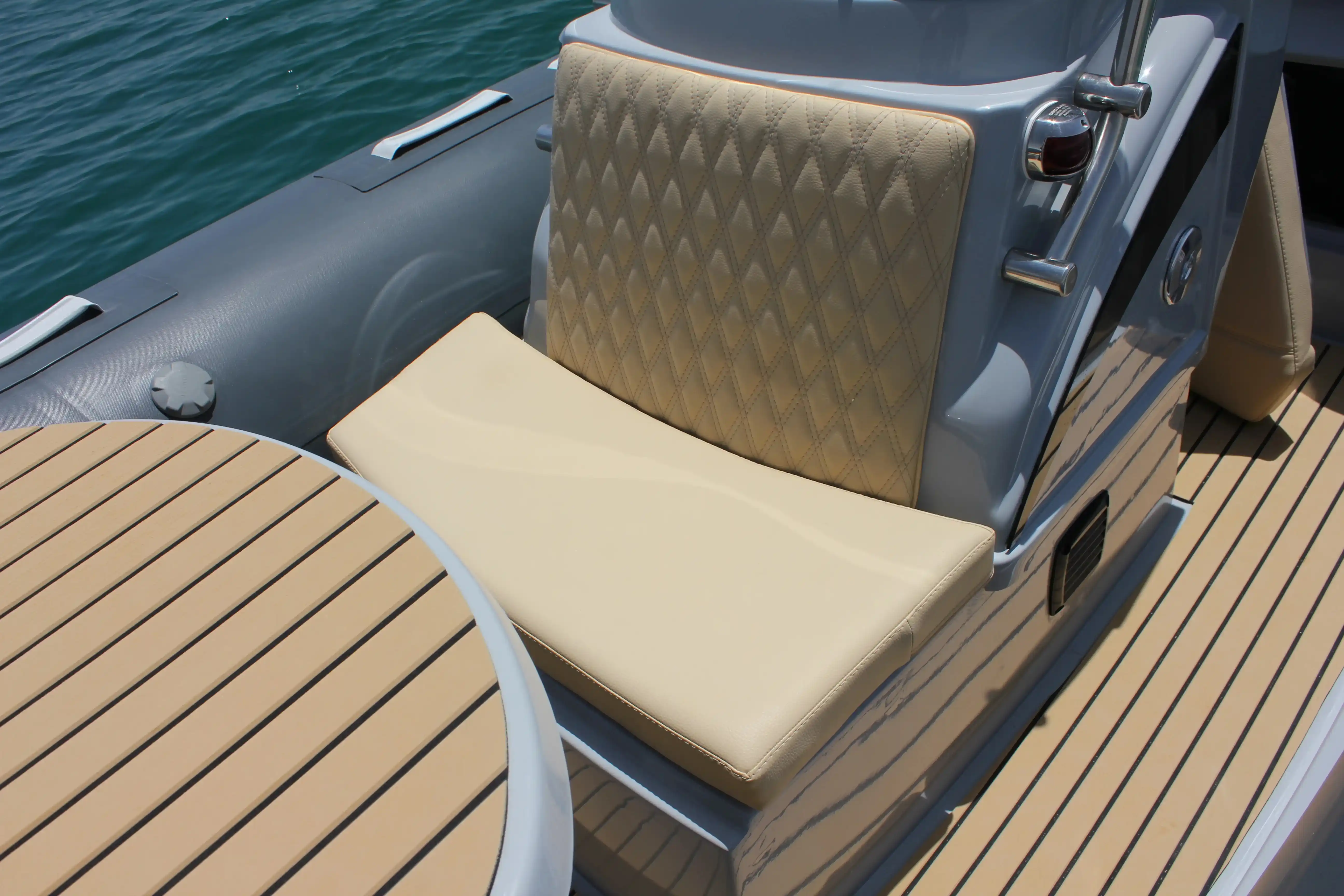 Tiger Marine SportLine 480 Interior