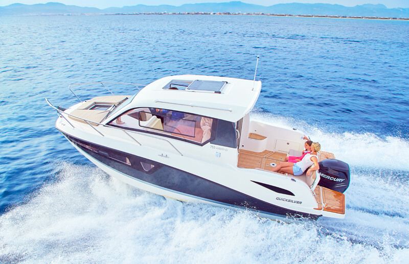 Quicksilver Activ 755 Weekend Exterior
